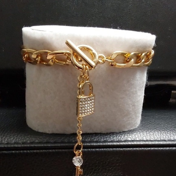 Rose Gold Chain Bracelet with Lock Charm - Picture 1 of 4
